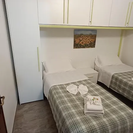 Sopra_lavia Stazione_la Spezia_cinque Terre Специя